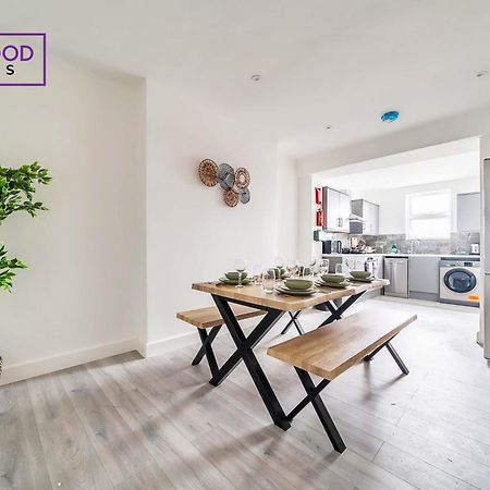 Brand New, 2 Bed 1 Bath, Modern Town Center Apartment, Free Wifi & Netflix By Redwood Stays Aldershot Zewnętrze zdjęcie
