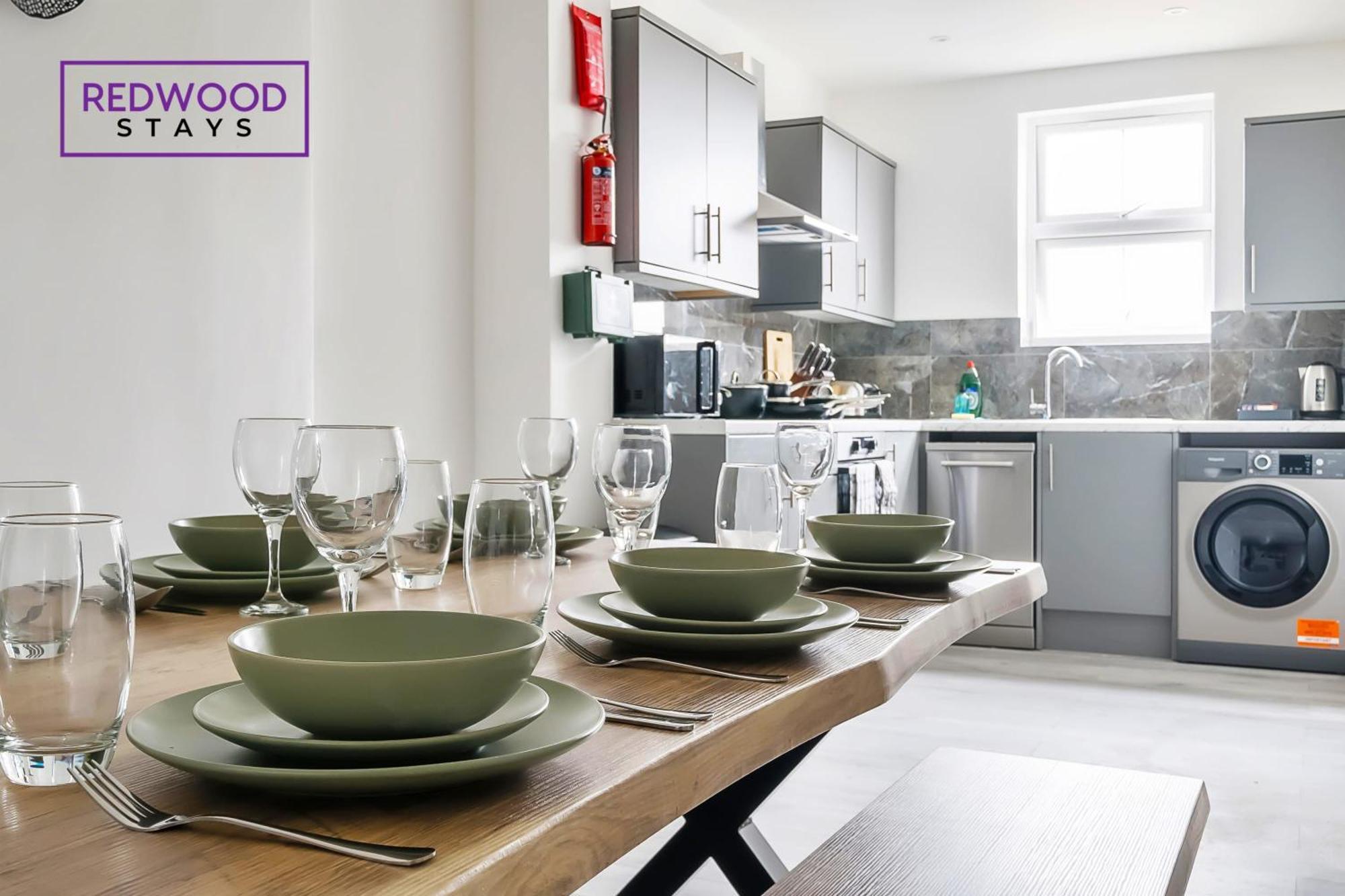 Brand New, 2 Bed 1 Bath, Modern Town Center Apartment, Free Wifi & Netflix By Redwood Stays Aldershot Zewnętrze zdjęcie