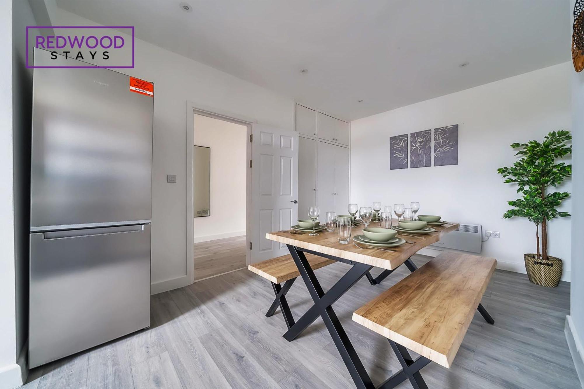 Brand New, 2 Bed 1 Bath, Modern Town Center Apartment, Free Wifi & Netflix By Redwood Stays Aldershot Zewnętrze zdjęcie